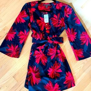 A pea in the pod maternity blouse new with tags